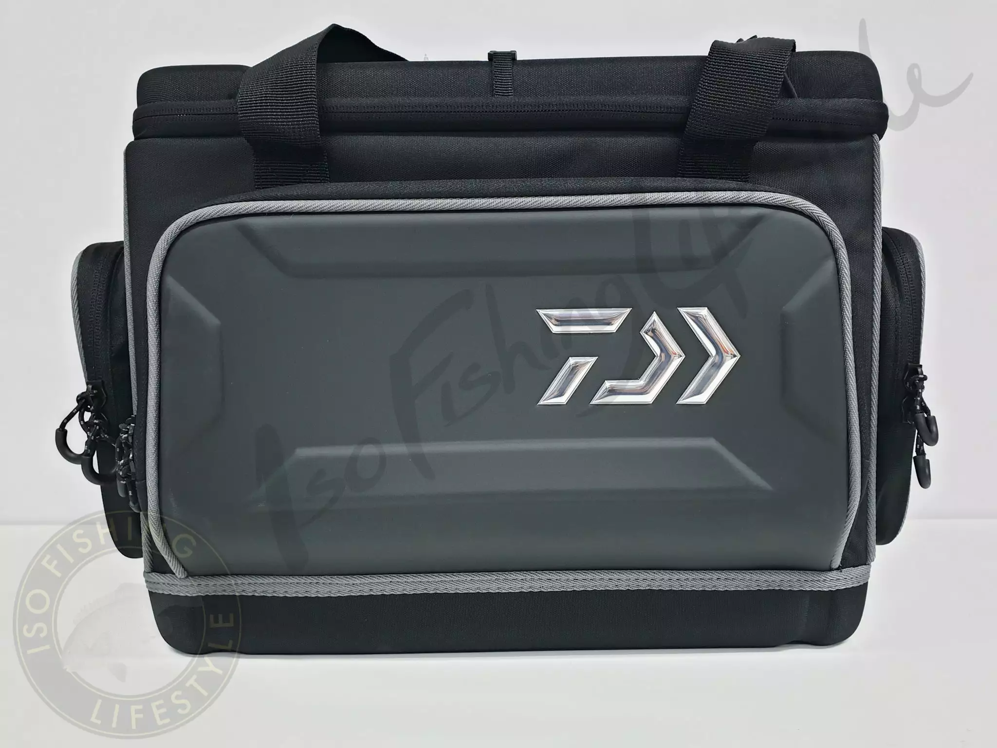 Daiwa Hard Top Bag FB-107 3 Daiwa Hard Top Bag FB-107